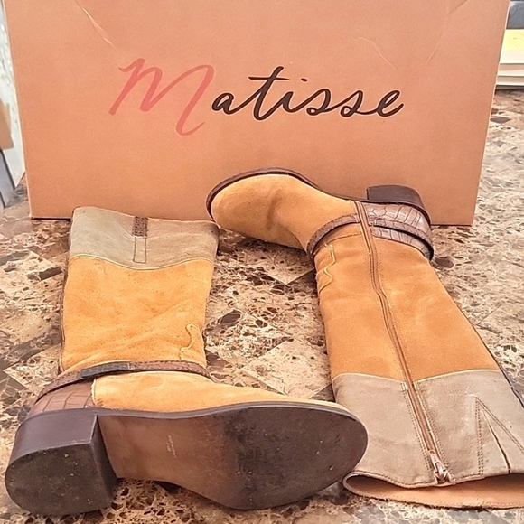 Matisse Shoes - Matisse woman's NOLA US 7.5 knee high Brown Suede Leather Side zip Riding Boots
